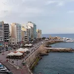 Breathtaking Seafront 3bd W/ Balcony, Coast By 360 Estates Apartamento