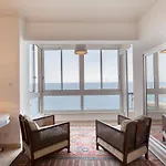Breathtaking Seafront 3bd W/ Balcony, Coast By 360 Estates Apartamento