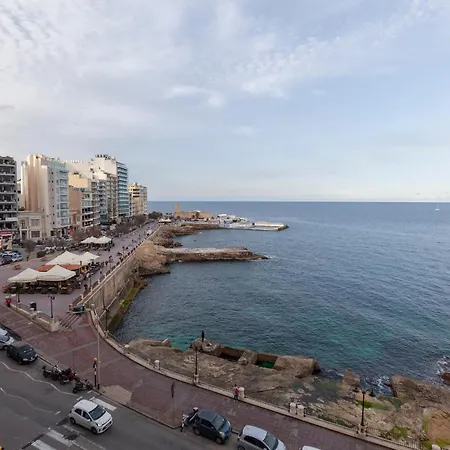 Breathtaking Seafront 3bd W/ Balcony, Coast By 360 Estates Sliema
