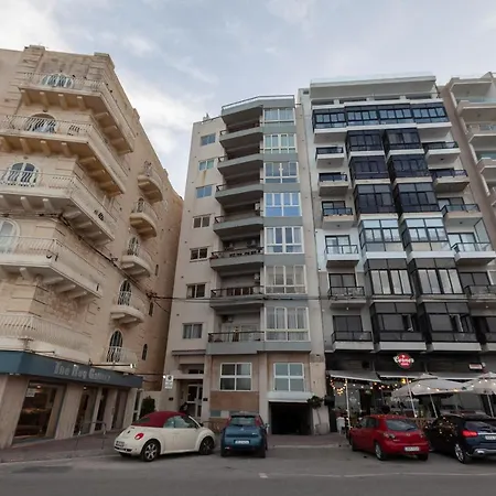 Apartman Breathtaking Seafront 3bd W/ Balcony, Coast By 360 Estates