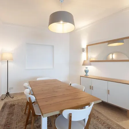 Apartman Breathtaking Seafront 3bd W/ Balcony, Coast By 360 Estates Sliema