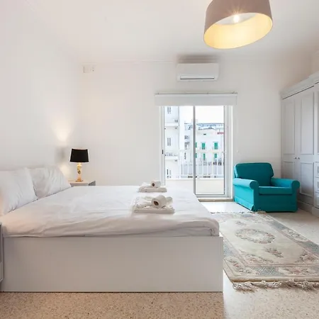 Breathtaking Seafront 3bd W/ Balcony, Coast By 360 Estates Apartman *