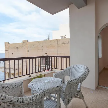 Breathtaking Seafront 3bd W/ Balcony, Coast By 360 Estates