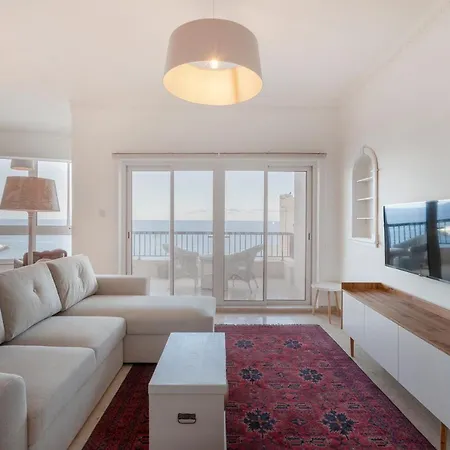 Breathtaking Seafront 3bd W/ Balcony, Coast By 360 Estates Σλιέμα