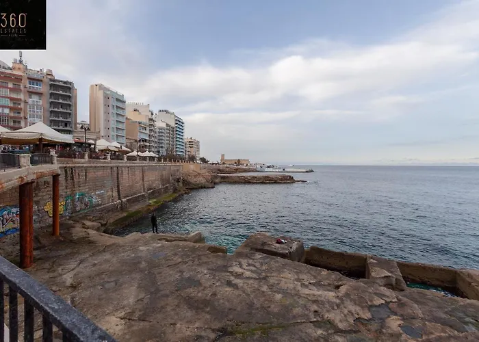 Breathtaking Seafront 3bd W/ Balcony, Coast By 360 Estates Апартаменты