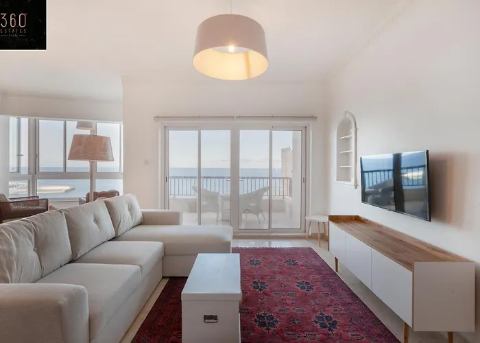 Breathtaking Seafront 3bd W/ Balcony, Coast By 360 Estates Слима