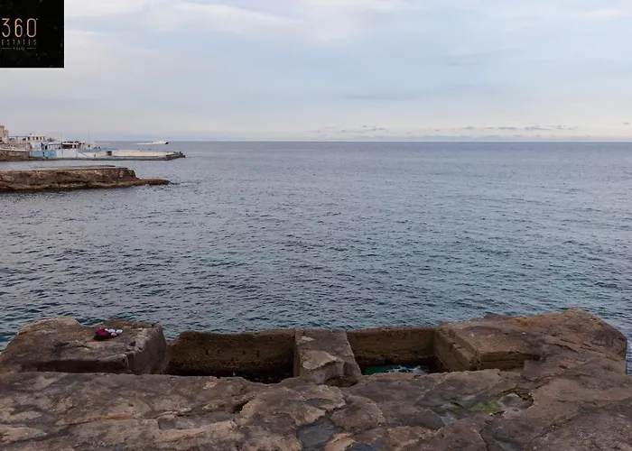 Breathtaking Seafront 3bd W/ Balcony, Coast By 360 Estates Слима