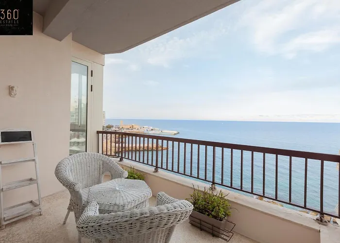 Апартаменты Breathtaking Seafront 3bd W/ Balcony, Coast By 360 Estates