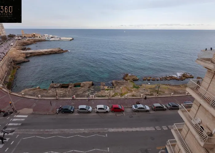 Breathtaking Seafront 3bd W/ Balcony, Coast By 360 Estates Апартаменты
