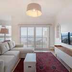 Breathtaking Seafront 3bd W/ Balcony, Coast By 360 Estates Sliema